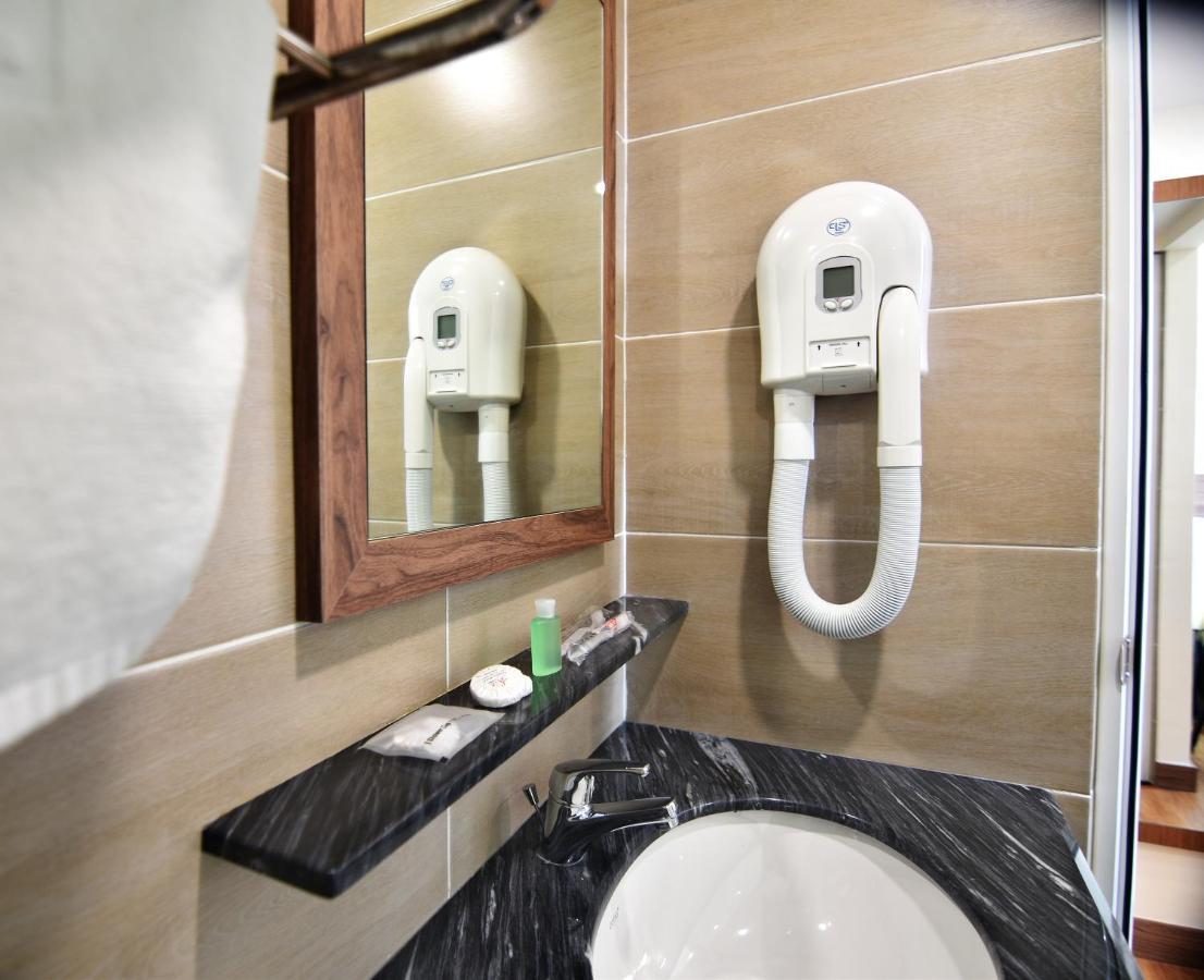 Yangtze Hotel 长江酒店 Johor Bahru Dış mekan fotoğraf