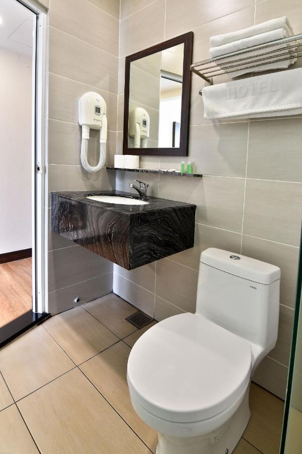 Yangtze Hotel 长江酒店 Johor Bahru Dış mekan fotoğraf